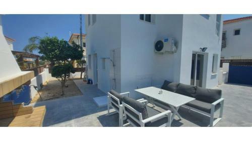 Horizon Stylish Villa In Protaras Complex