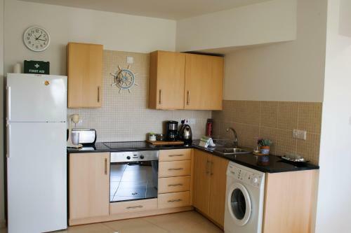 Apartamento New Beautiful Sea View 2 Bdrm Flat With Pool!