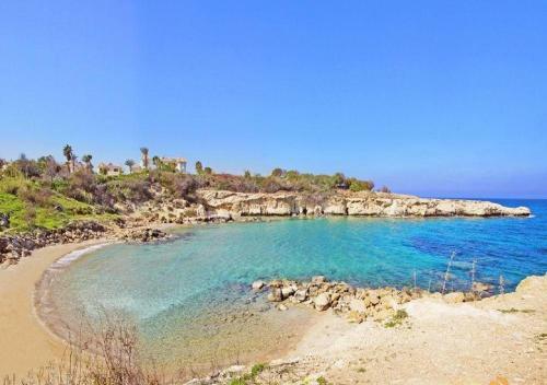 Phaedrus Living: Seaside Luxury Villa Anafi