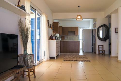 Phaedrus Living: Seaside Luxury Villa Anafi