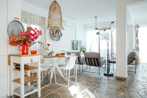 Island Home Seaside Villa