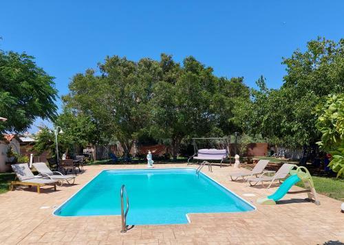 Stunning 2-bed Villa In Paralimni