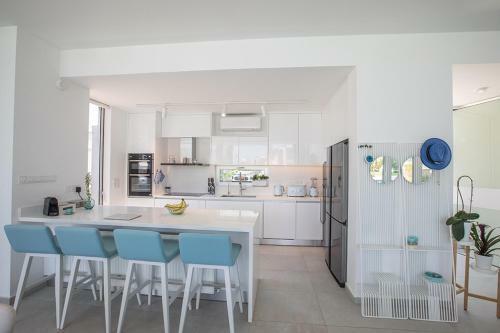 Luxurious And Extravagant 5 Stars Villa