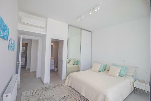 Luxurious And Extravagant 5 Stars Villa