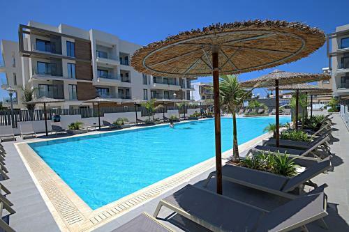Golden Tree Apartment