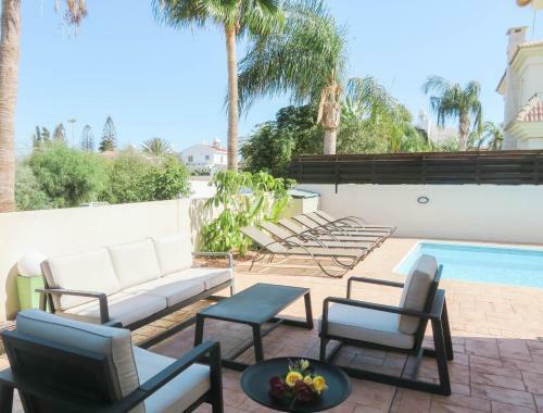 Spacious Holiday Villa With Heated Swimming Pool