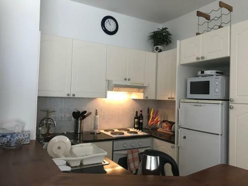 Modern, Pool-side 2 Bedroomed Apartment