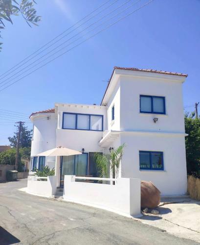 Villa The White House
