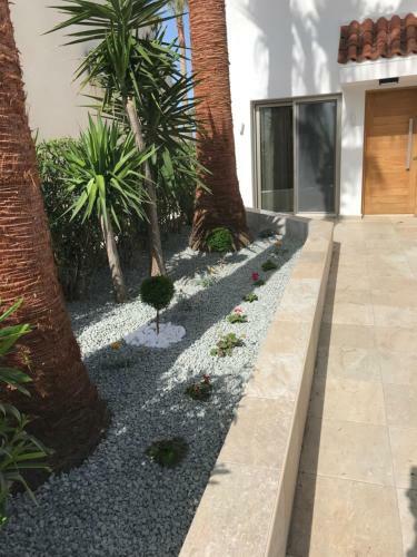 Yulya Villa By Taimoura