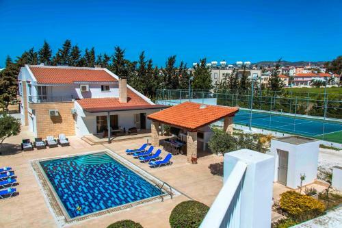 6 Bdr Villa With Tennis Court