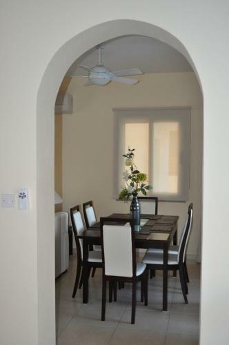 Villa Tala View