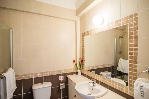 Hesperides Gardens Cozy Apartment In Paphos