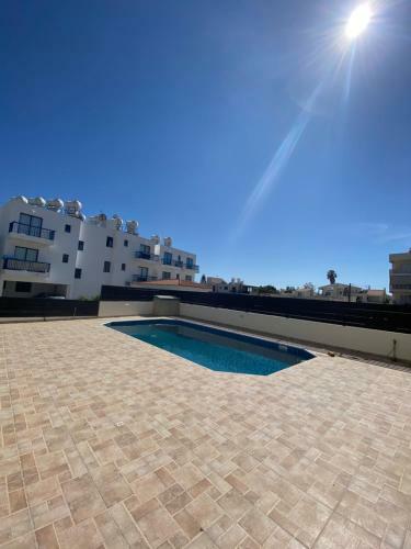 Cosy Apartment In Kato Paphos With Pool Access