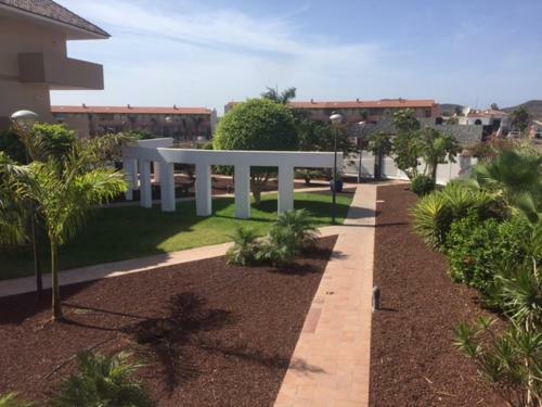 Marina Golf Apartments