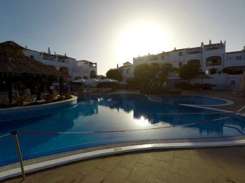 Newly Refurbished Modern Apartment With Stunning Mountain Views