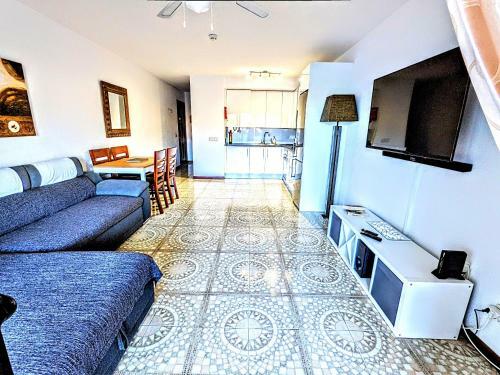 Newly Refurbished Modern Apartment With Stunning Mountain Views