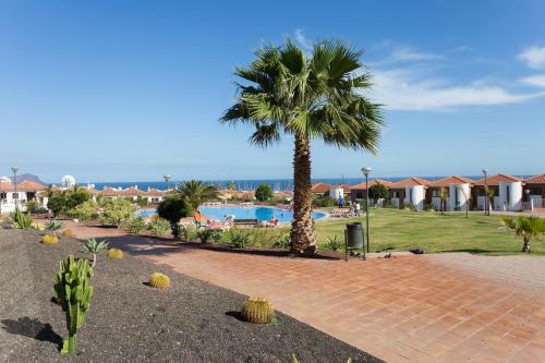 Luxury Golf & Sea Apartment