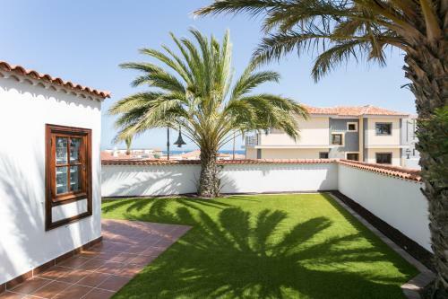 Spectacular Sunny Family Villa