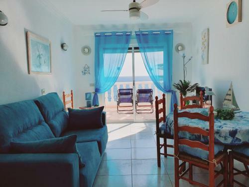 Azul Window Apartment
