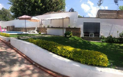 Villa Alberca Y Jacuzzi Climatizados -cuerna- Casagrande
