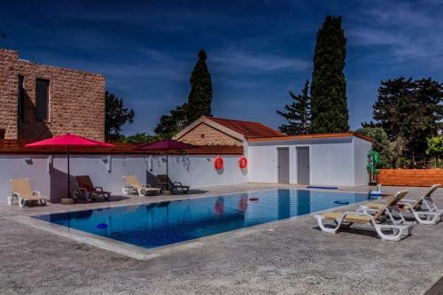 Berryrose Villa