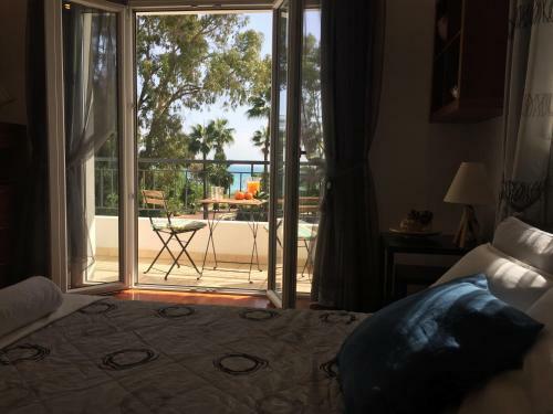 Deluxe First Line Villa