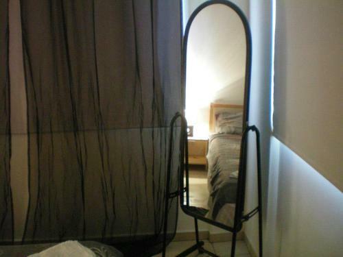 Excellent 2 Bed Apartment With Pool View, AC & Gym!
