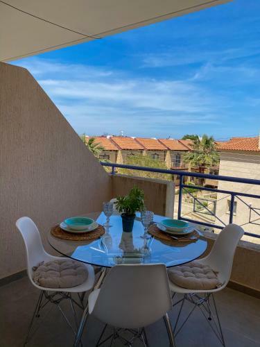 Summer Getaway: Stunning 1 Bedroom Apartment!