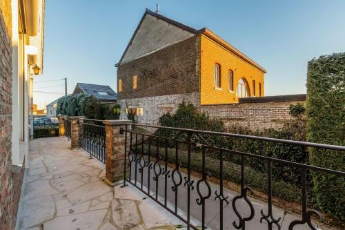 Apartamento Studio With Enclosed Garden And Wifi At Courcelles