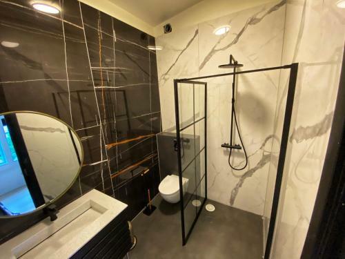 Broncks Apartment 3