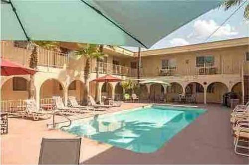 Apartamento Havasu Oasis - Poolside Condo