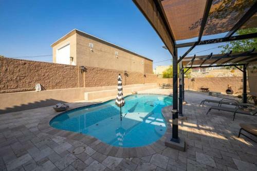 Spacious Lake Home W/ Heated Pool & Spa