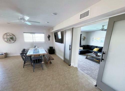 Palm Paradise Water Views Heated Pool & Spa!