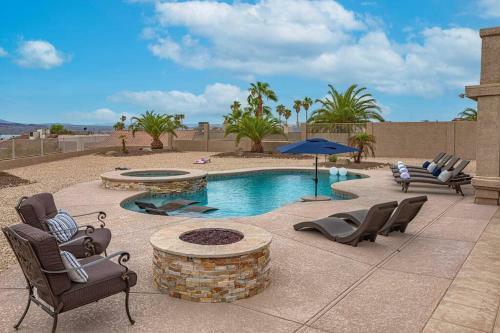 New! Lake Views Elevated Luxury W/ Heated Pool, Spa & Firepit