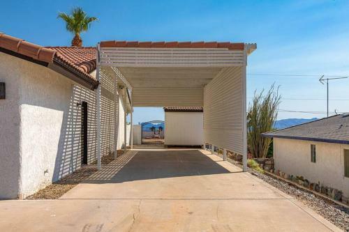 New! 3br Tropical Oasis Pool And Stunning Views