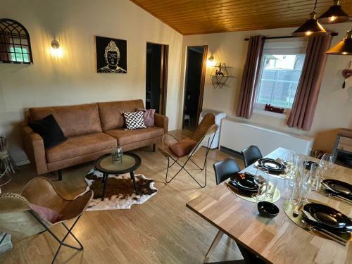 Chalet De L'�cluse