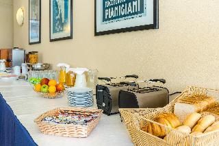 Aparthotel Pateo Village