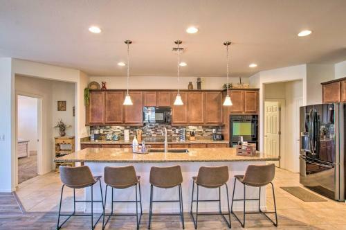 Sunny Oasis In San Tan Valley With Private Yard