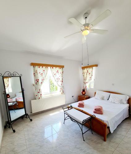 Villa Elysium, 3 Bedrooms, Pool, Sea View & Wifi