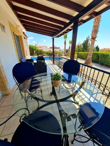 Villa Elysium, 3 Bedrooms, Pool, Sea View & Wifi