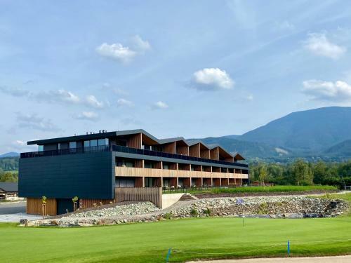 Hotel Tee Room ?eladn� & Wellness