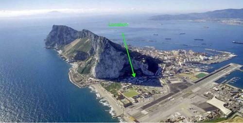 Modern Studio Apartment At The Hub