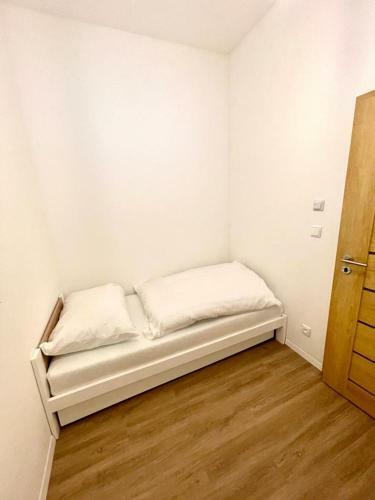 Angel Apartment ?ern� D?l