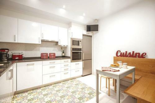 Zurriola Beachfront Luxury Apartment