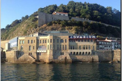 Zurriola Beachfront Luxury Apartment