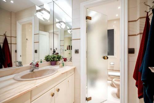 Zurriola Beachfront Luxury Apartment