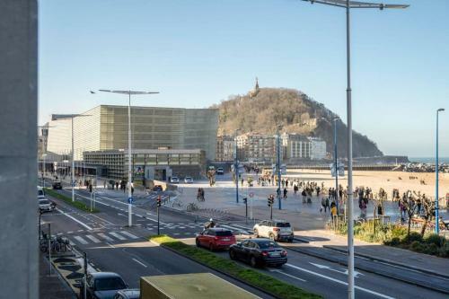 Zurriola Beachfront Luxury Apartment