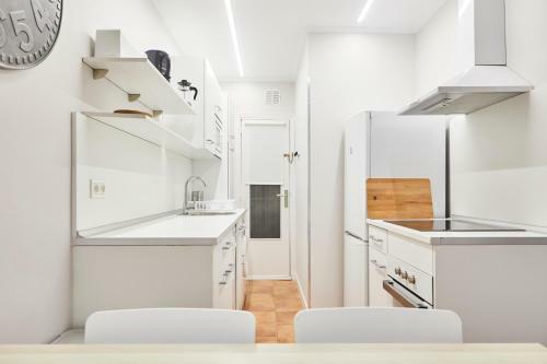 San Martin Apartment By Basque Homes