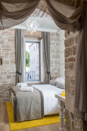 Hostal Zara Palace - Design Rooms