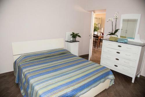 Retro Living Room Apartment (Anzio Centro)